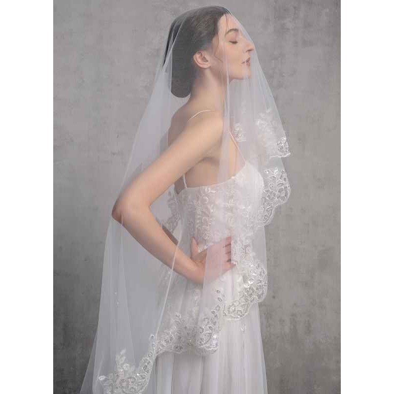 One-tier Lace Applique Edge Cathedral Bridal Veils With Lace