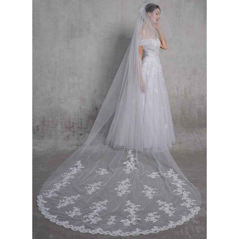 Two-tier Lace Applique Edge Cathedral Bridal Veils With Lace