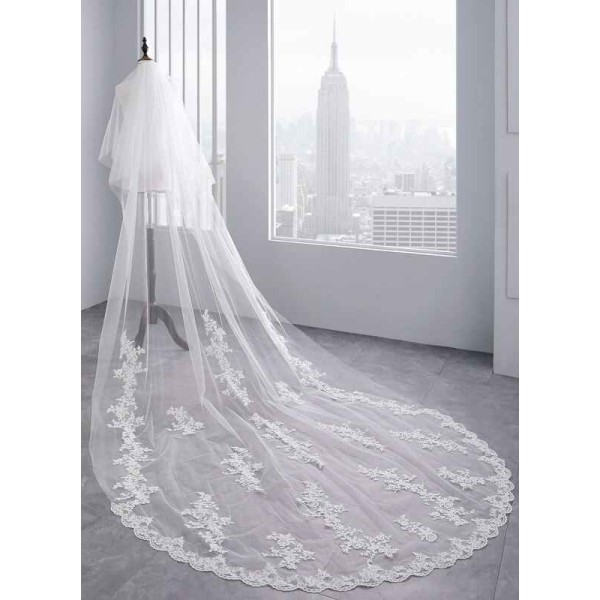 Two-tier Lace Applique Edge Cathedral Bridal Veils With Lace