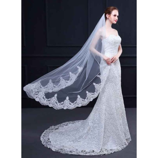 One-tier Lace Applique Edge Waltz Bridal Veils With Lace