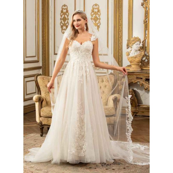 One-tier Lace Applique Edge Chapel Bridal Veils With Lace