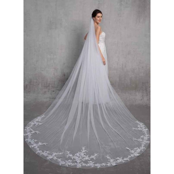 One-tier Lace Applique Edge Cathedral Bridal Veils With Lace