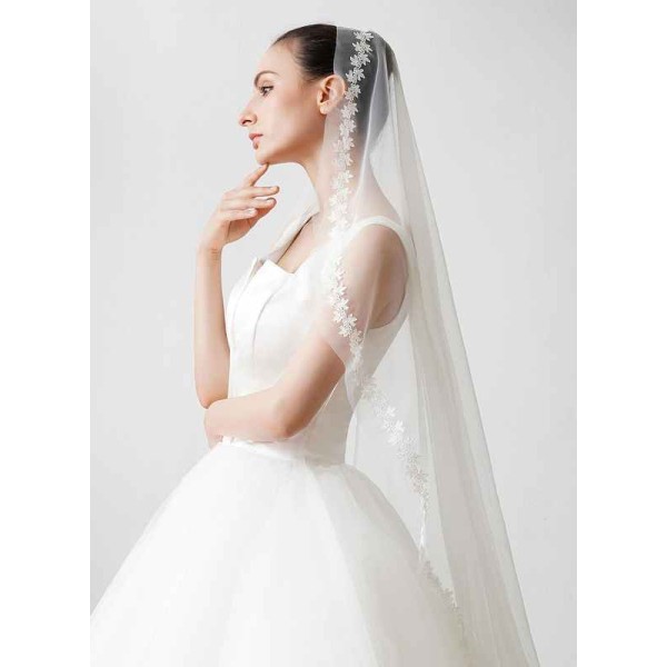 Two-tier Lace Applique Edge Fingertip Bridal Veils With Lace