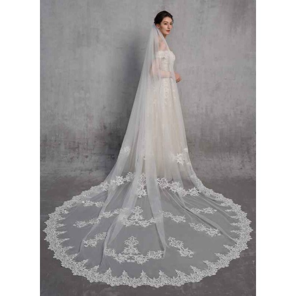 One-tier Lace Applique Edge Cathedral Bridal Veils With Lace