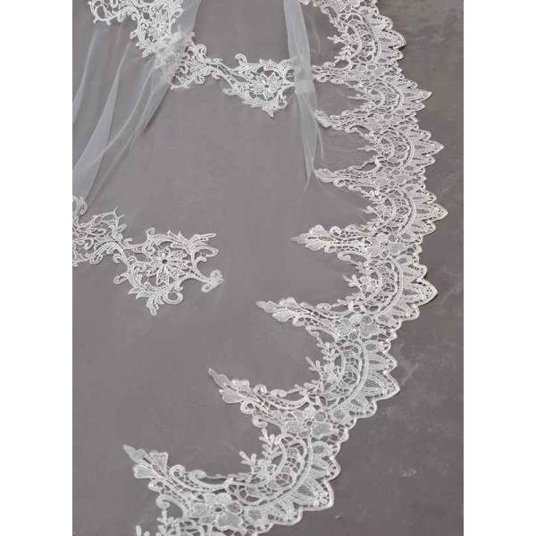 One-tier Lace Applique Edge Cathedral Bridal Veils With Lace