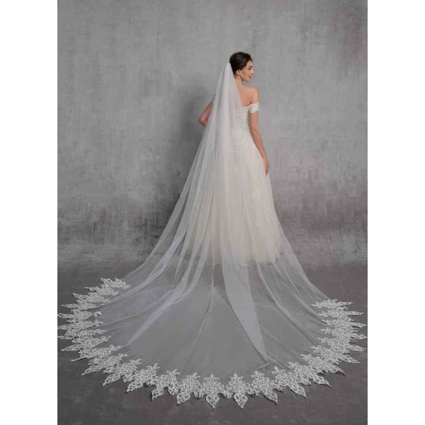 One-tier Lace Applique Edge Elbow Bridal Veils With Lace