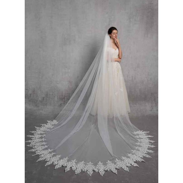 One-tier Lace Applique Edge Elbow Bridal Veils With Lace