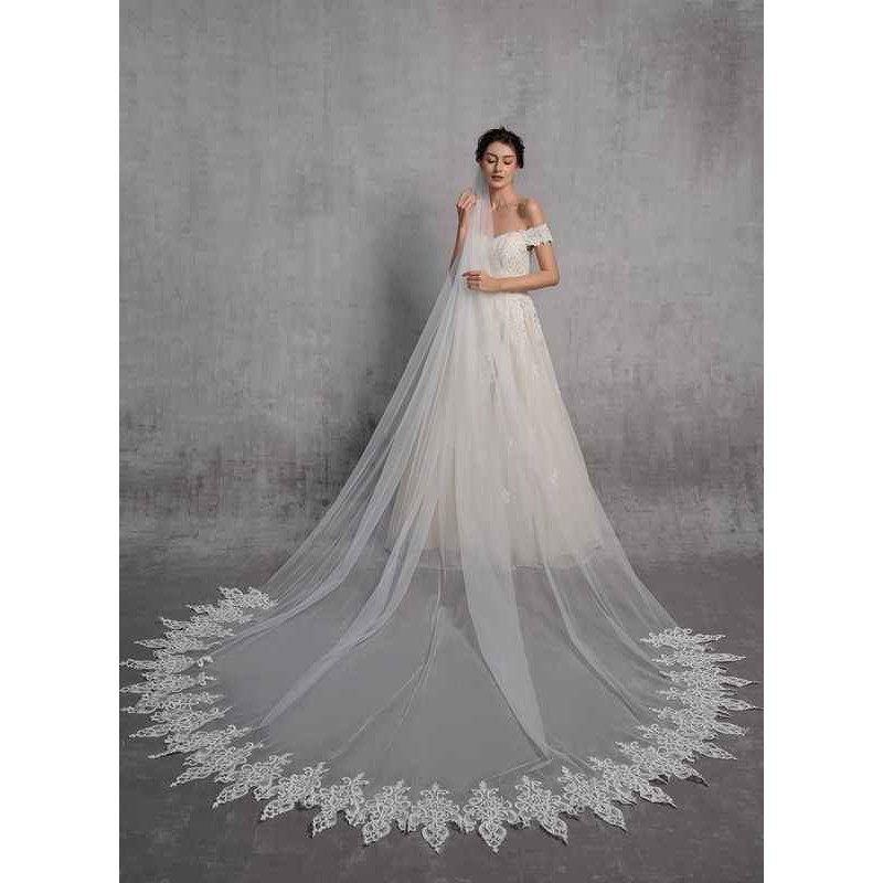 One-tier Lace Applique Edge Elbow Bridal Veils With Lace