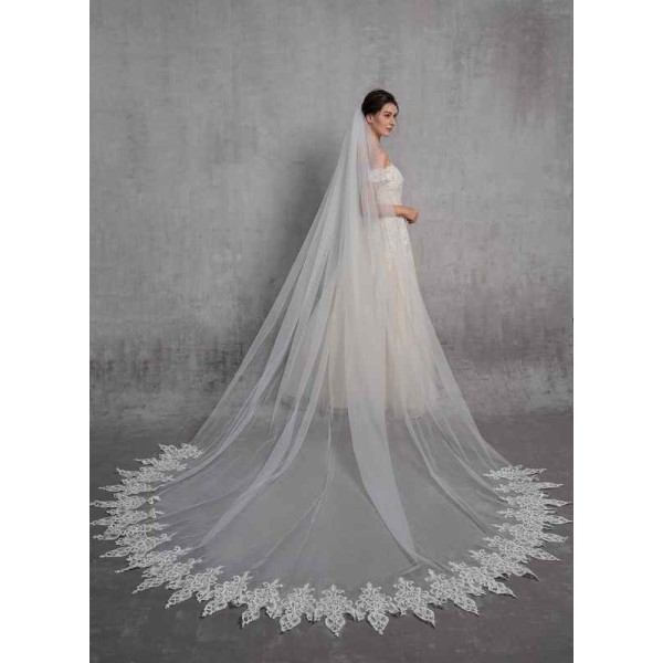 One-tier Lace Applique Edge Elbow Bridal Veils With Lace