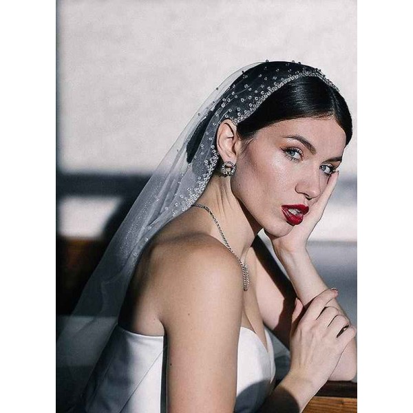 One-tier Beaded Edge Fingertip Bridal Veils With Beading