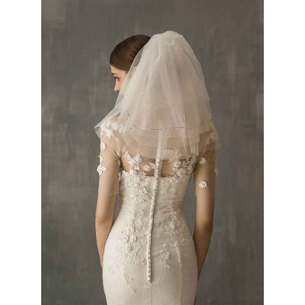 Five-tier Cut Edge Shoulder Veils With Rhinestones