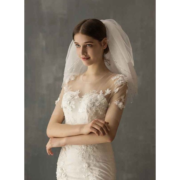 Five-tier Cut Edge Shoulder Veils With Rhinestones