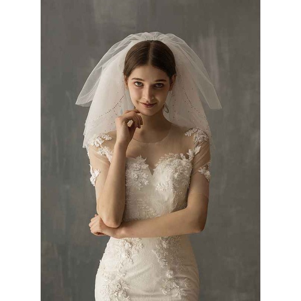 Five-tier Cut Edge Shoulder Veils With Rhinestones