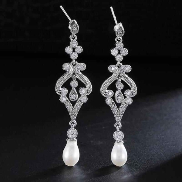 Ladies' Luxurious Alloy With Irregular Pearl Earrings