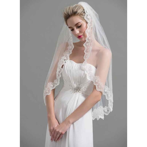 One-tier Lace Applique Edge Fingertip Bridal Veils With Lace